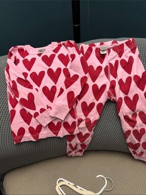 Hanna Andersson Pink Pajama Set with Red Heart Print, 4T. Gently Used Condition.